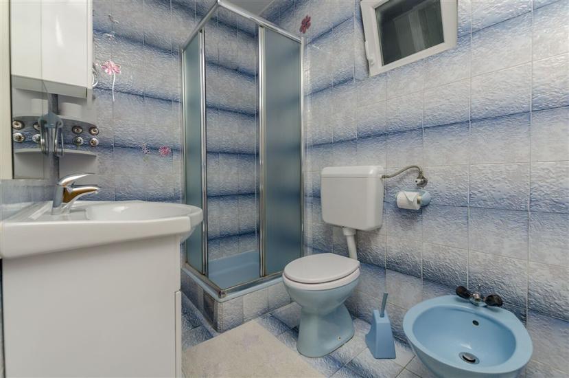 Apartment A4, for 5 persons