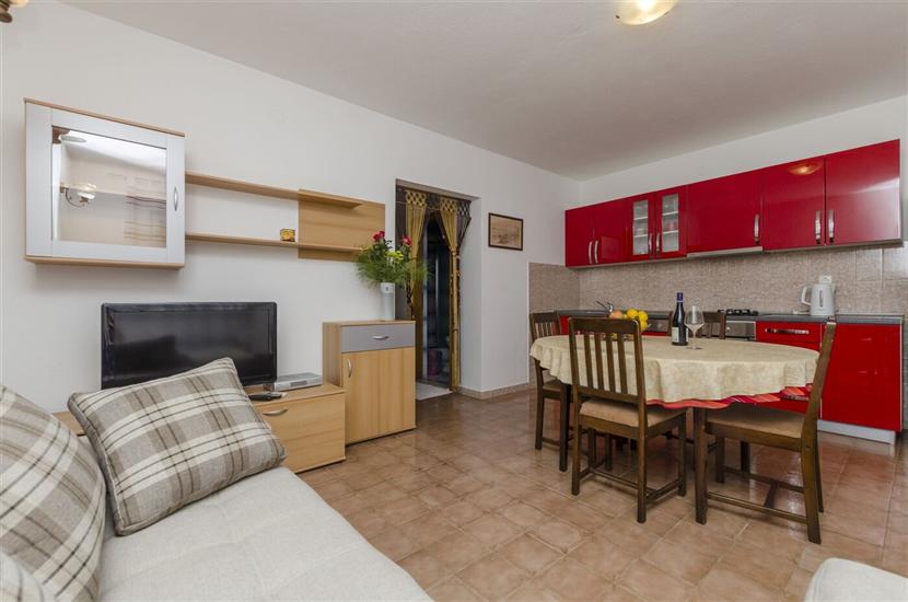 Apartment A4, for 5 persons