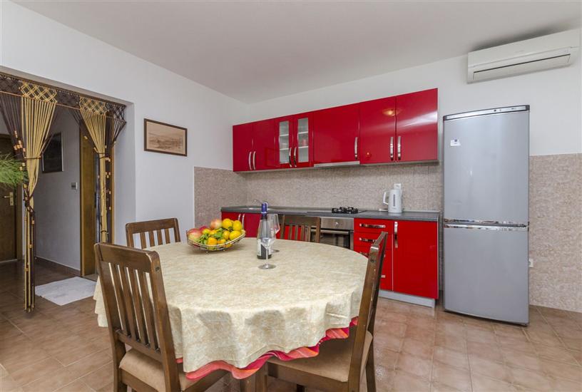Apartment A4, for 5 persons
