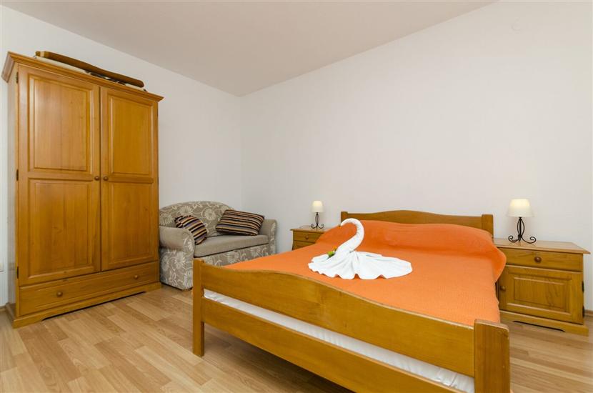 Apartment A5, for 5 persons