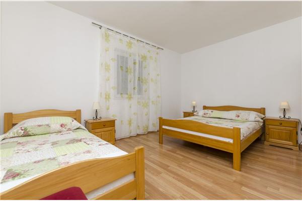 Apartment A6, for 5 persons