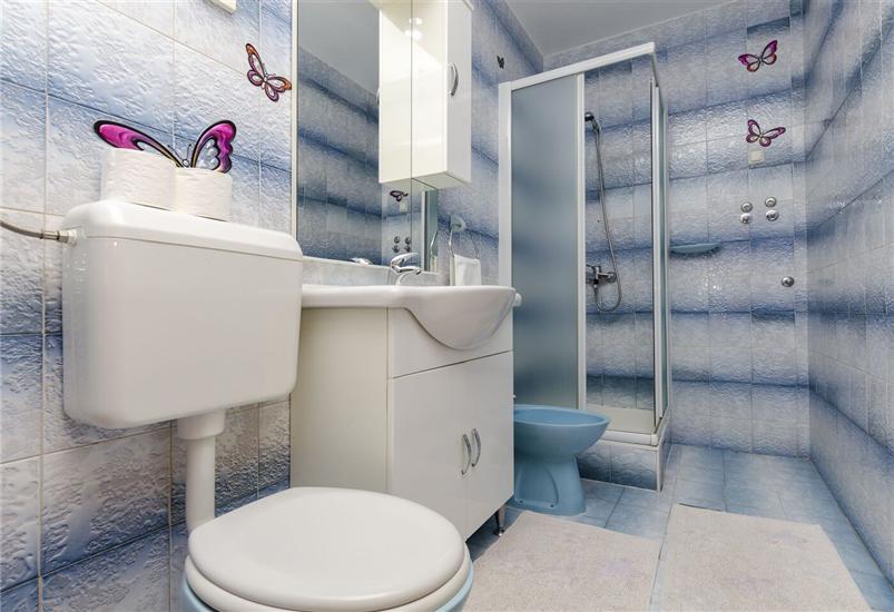 Apartment A6, for 5 persons