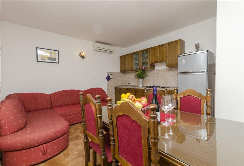 Apartment A6, for 5 persons