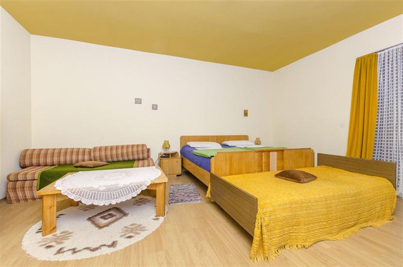 Apartment A1, for 6 persons