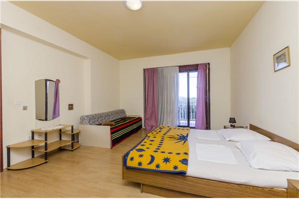 Apartment A1, for 6 persons