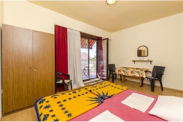 Apartment A1, for 6 persons