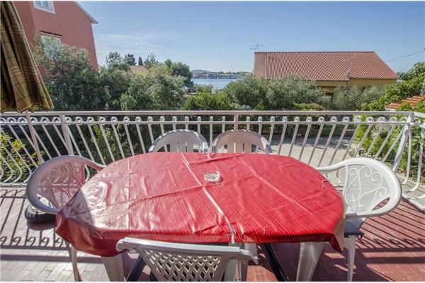 Apartment A1, for 6 persons