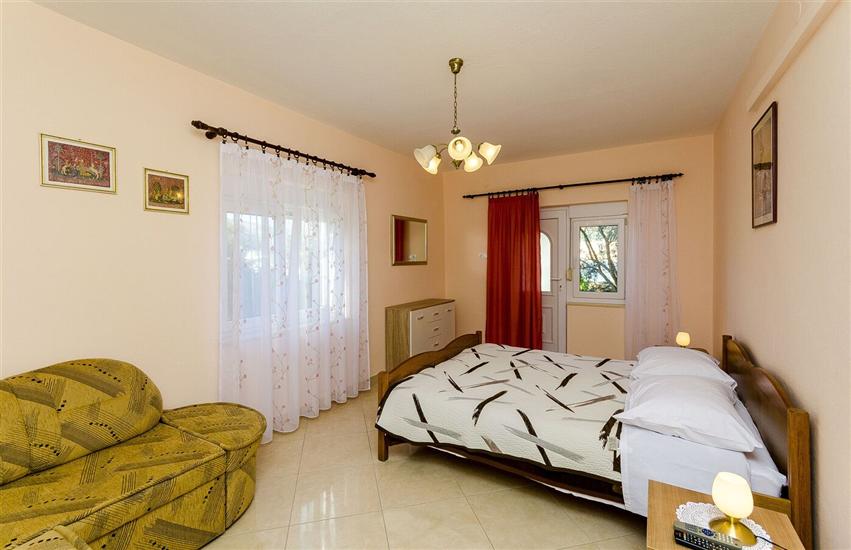 Apartment A2, for 3 persons