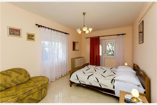 Apartment A2, for 3 persons