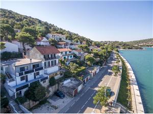 Appartement Lidija Les îles de Dalmatie du Nord, Superficie 63,00 m2, Distance (vol d'oiseau) jusque la mer 200 m, Distance (vol d'oiseau) jusqu'au centre ville 400 m