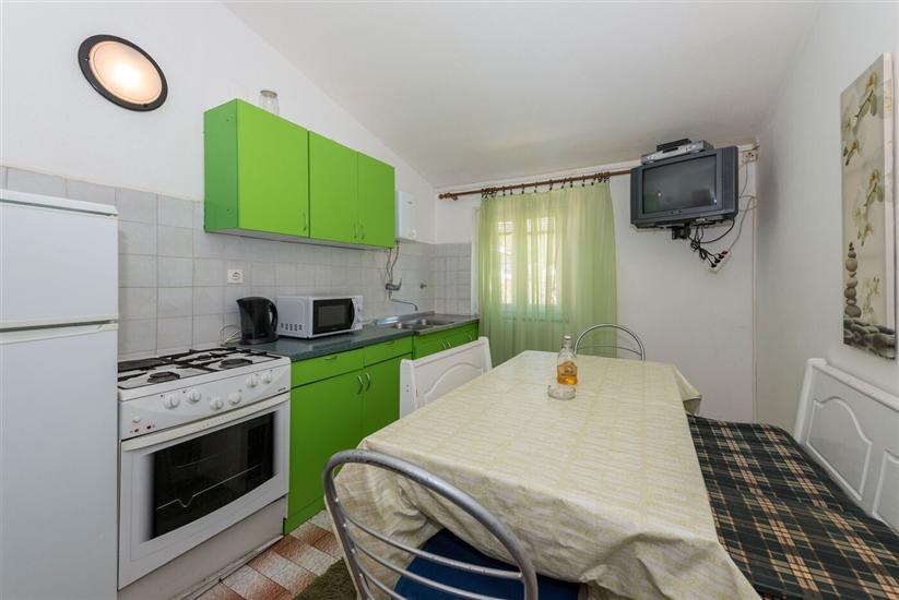 Apartments and Rooms Dragica
