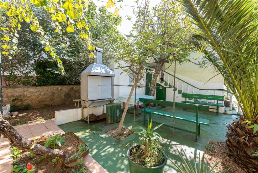 Apartments and Rooms Dragica