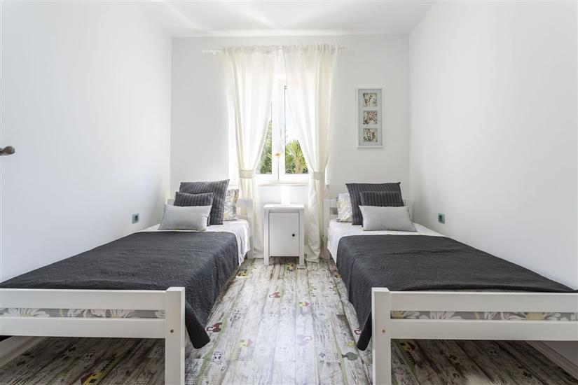 Apartment A1, for 6 persons