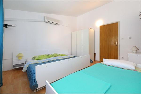 Room S3, for 2 persons