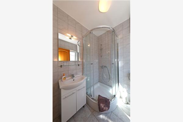 Room S1, for 2 persons