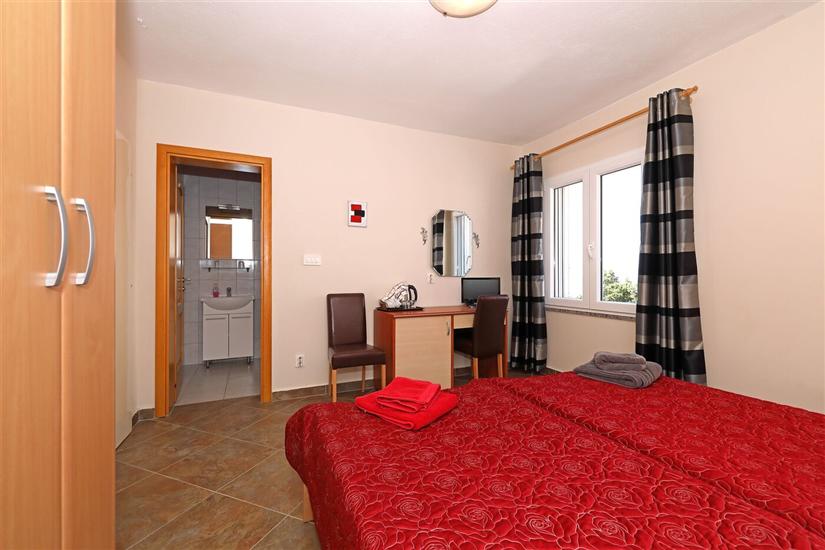 Room S4, for 2 persons