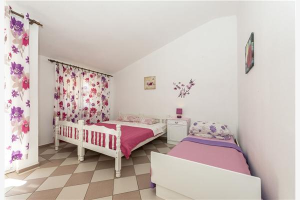 Apartment A1, for 5 persons