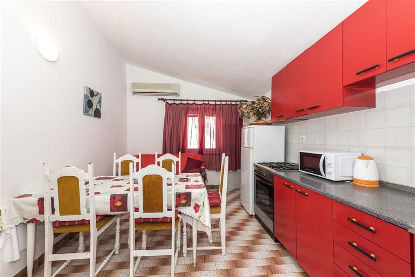 Apartment A1, for 5 persons