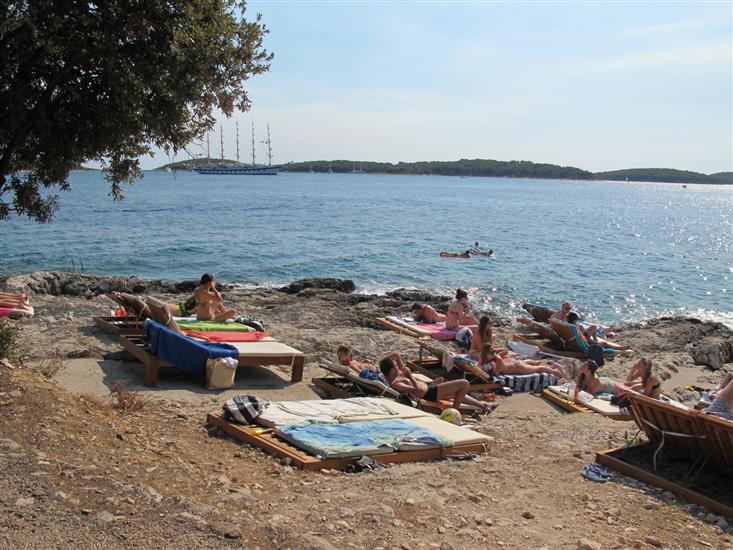 Hula-Hula-Hvar (otok Hvar)