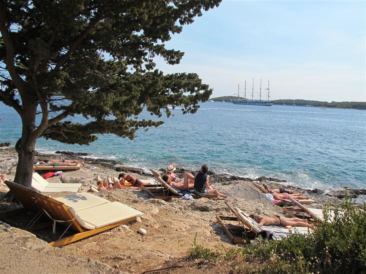 Hula-Hula-Hvar (otok Hvar)