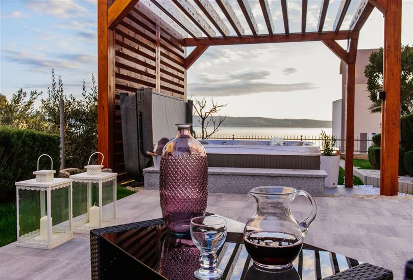 Apartment and Rooms Ana