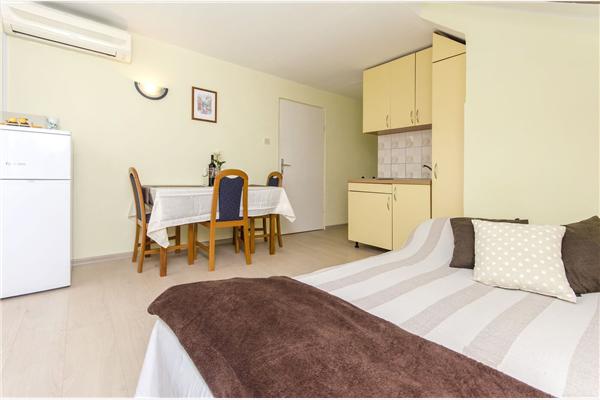 Apartment A2, for 3 persons