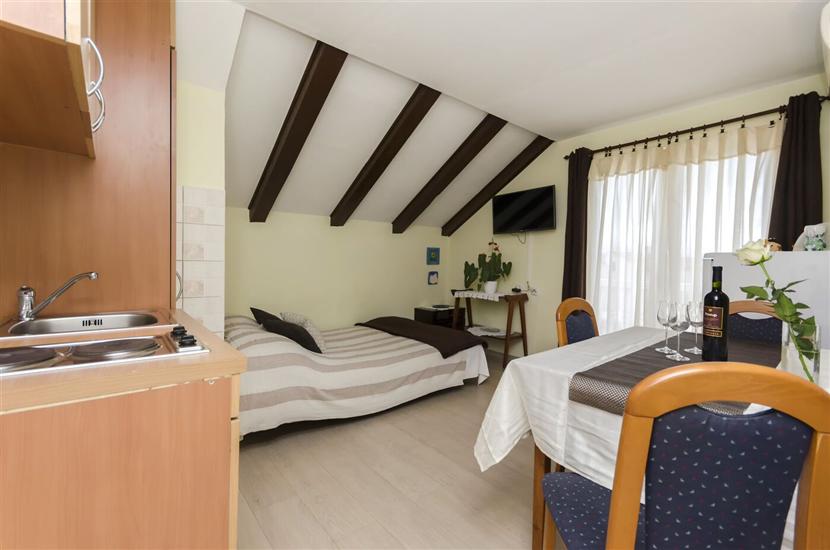 Apartment A2, for 3 persons