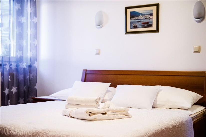 Room S1, for 2 persons