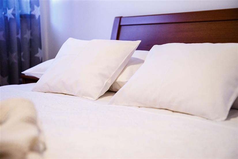 Room S1, for 2 persons