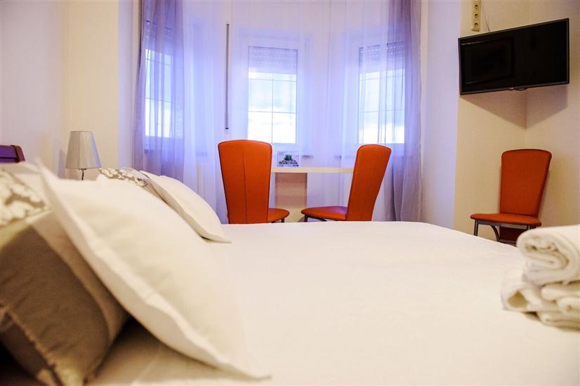 Room S2, for 2 persons