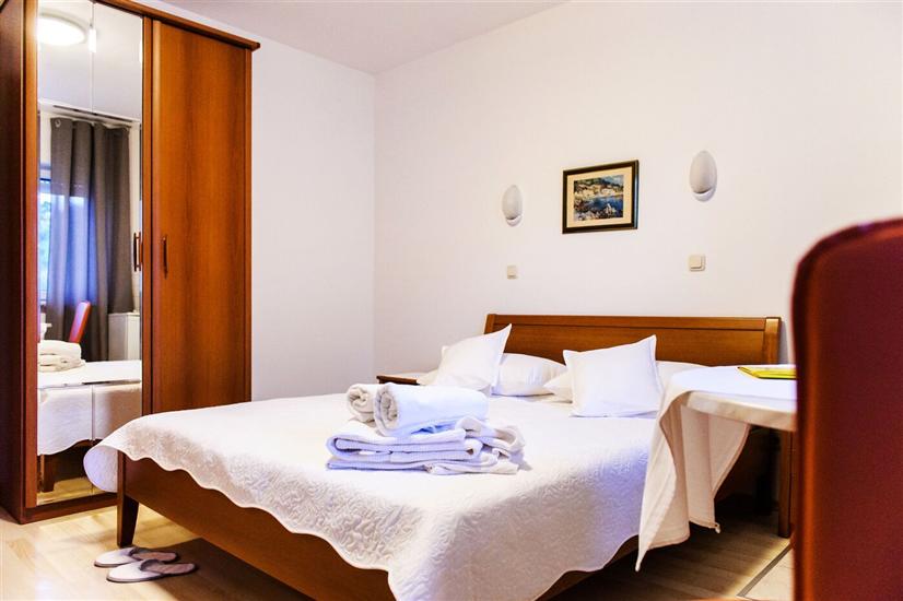 Room S3, for 2 persons