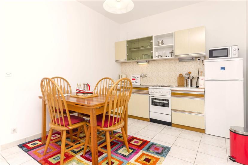 Apartment A2, for 5 persons