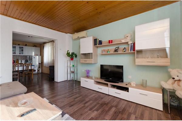 Apartment A2, for 5 persons