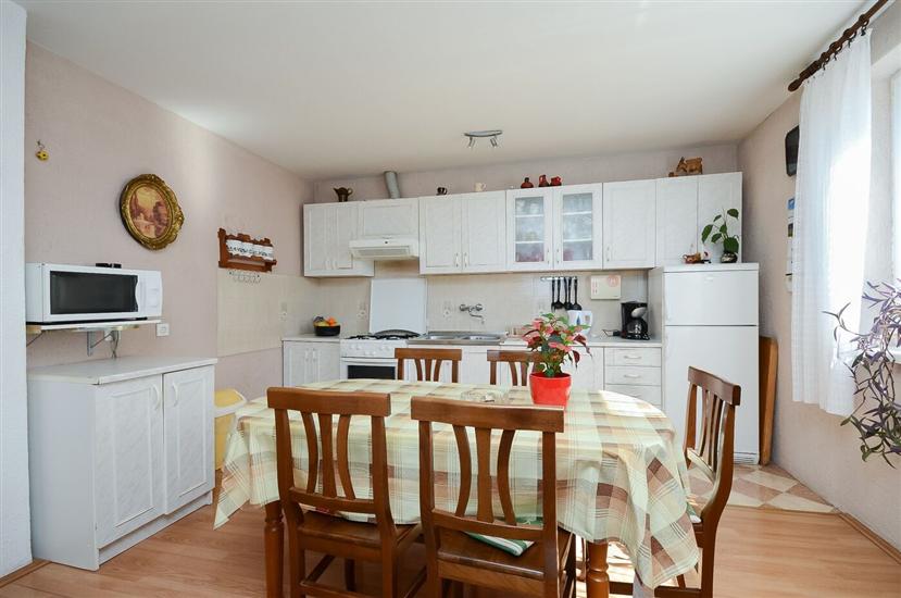 Apartment A2, for 5 persons