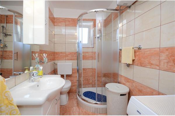 Apartment A2, for 5 persons