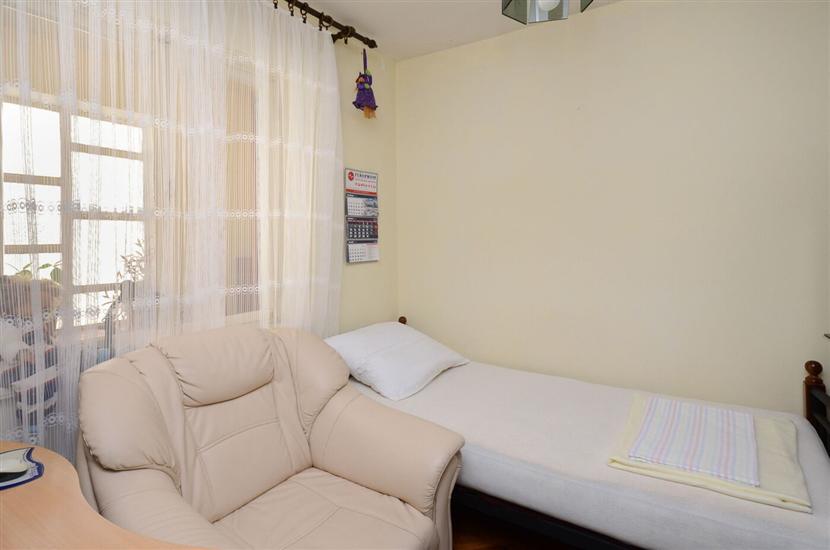 Apartment A2, for 5 persons