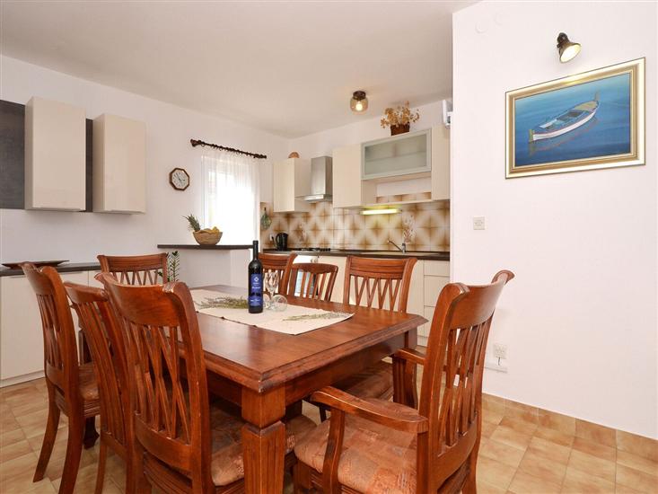 Apartment A1, for 8 persons