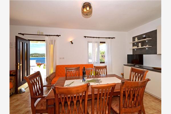 Apartment A1, for 8 persons