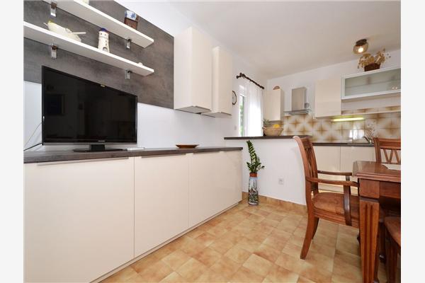 Apartment A1, for 8 persons