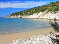 Sarbunora Komiza - island Vis Plaža