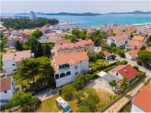 Ferienwohnungen Branko Vodice, Größe 40,00 m2, Luftlinie bis zum Meer 200 m, Entfernung vom Ortszentrum (Luftlinie) 250 m