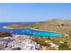 Lojena Barotul - île de Pasman Plaža