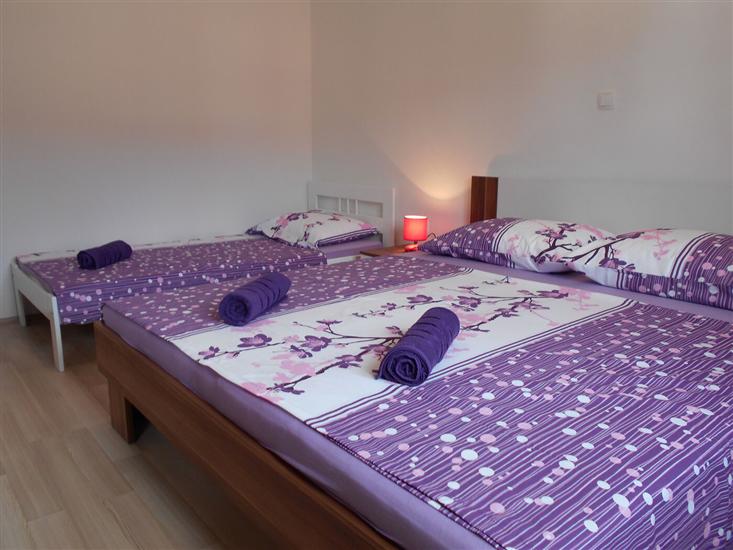 Apartment A2, for 5 persons