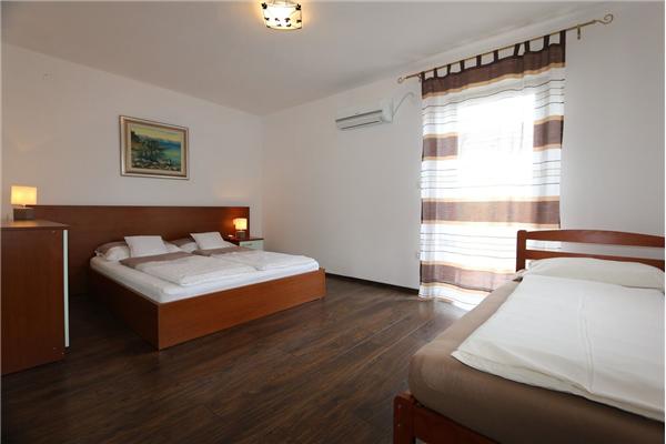 Apartment A1, for 7 persons