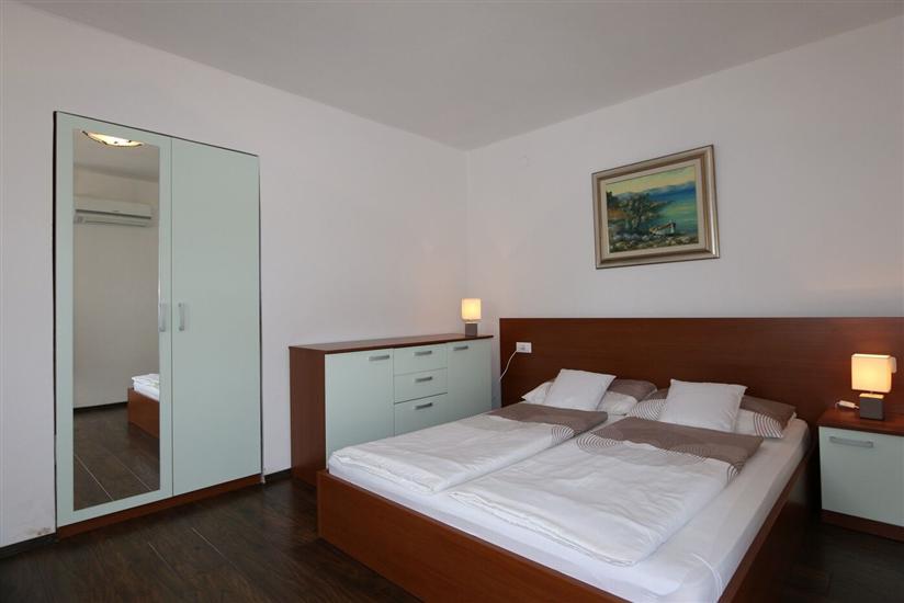 Apartment A1, for 7 persons