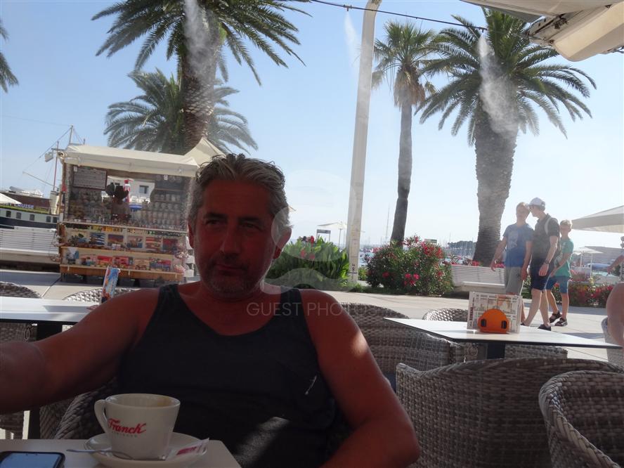 Guests-on-the-promenade-Riva-in-Split