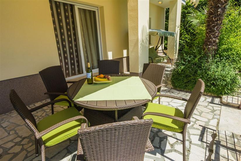 Apartments Grozić A2