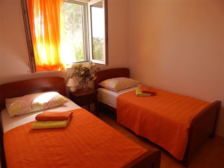 Apartment A1, for 5 persons