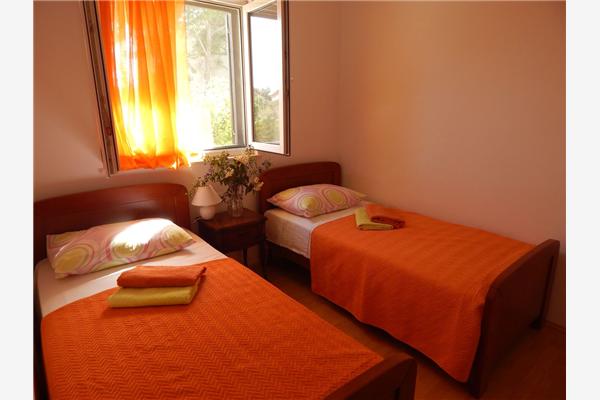 Apartment A1, for 5 persons