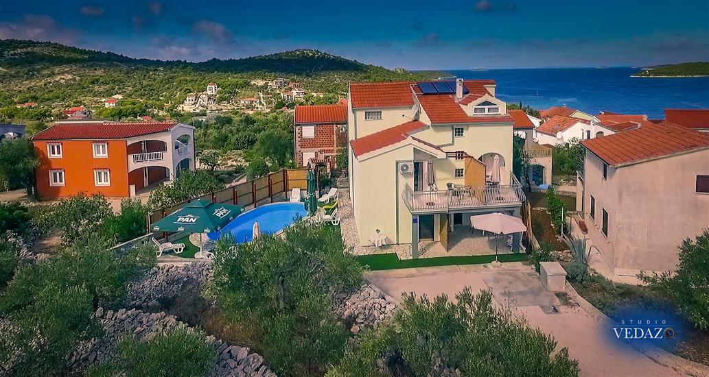 Apartments Pemita